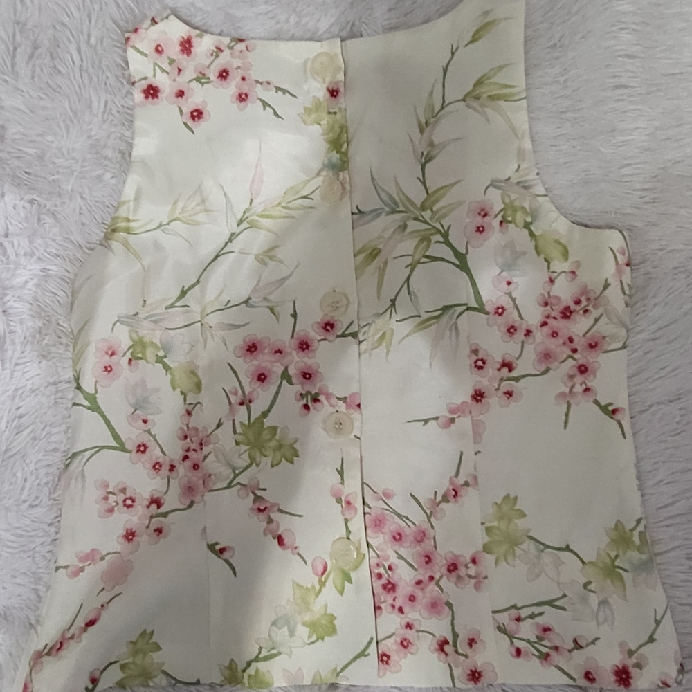 Chic Floral Print Sleeveless Scoop Neck Blouse With 5 Buttons In Back Size 12 - Picture 2 of 4